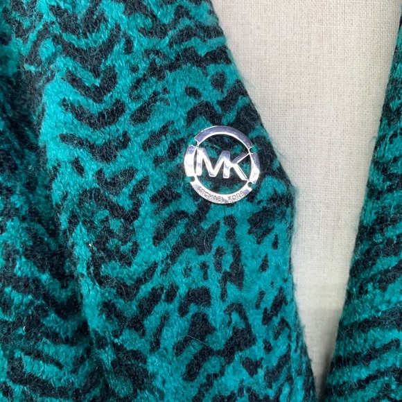 Micheal Kors green and black circle scarf - Picture 3 of 5